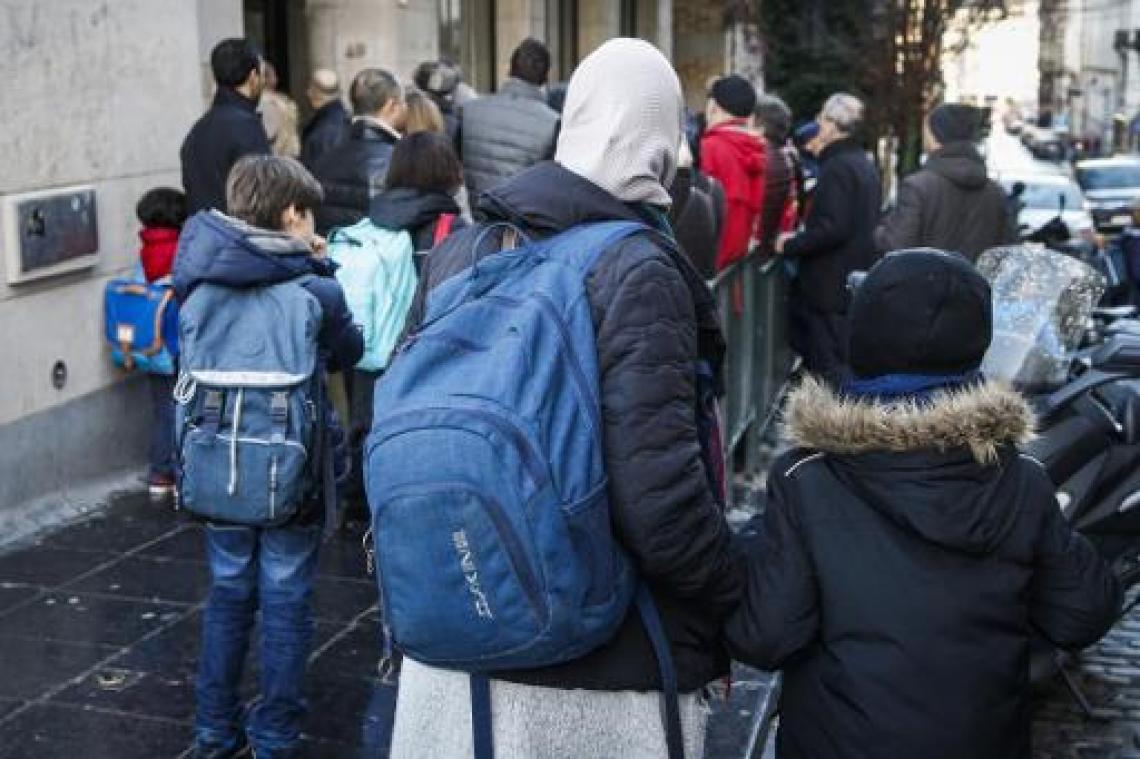 Startnota: hoofddoekenverbod in scholen en achter loketten
