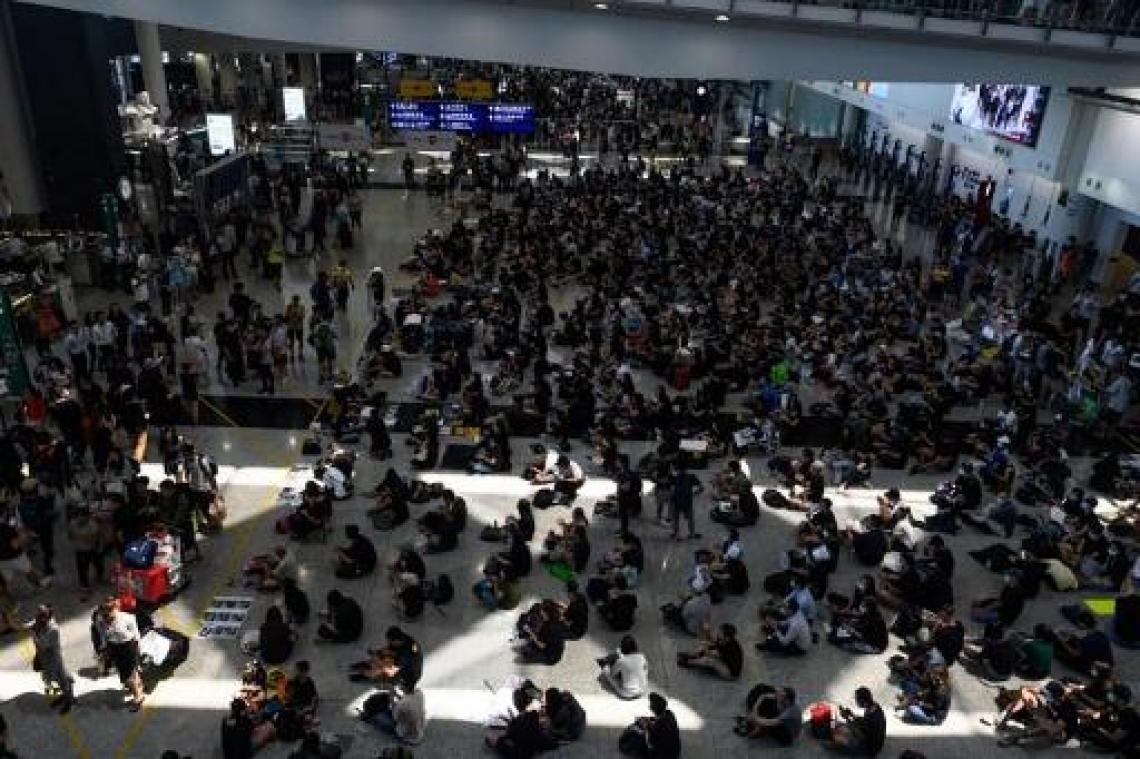 Opnieuw honderden manifestanten op luchthaven Hongkong