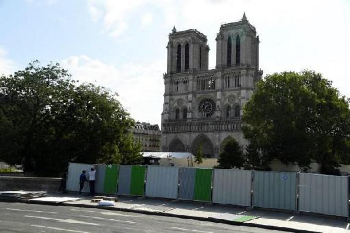Opruimwerkzaamheden looddeeltjes nabij Notre-Dame van start