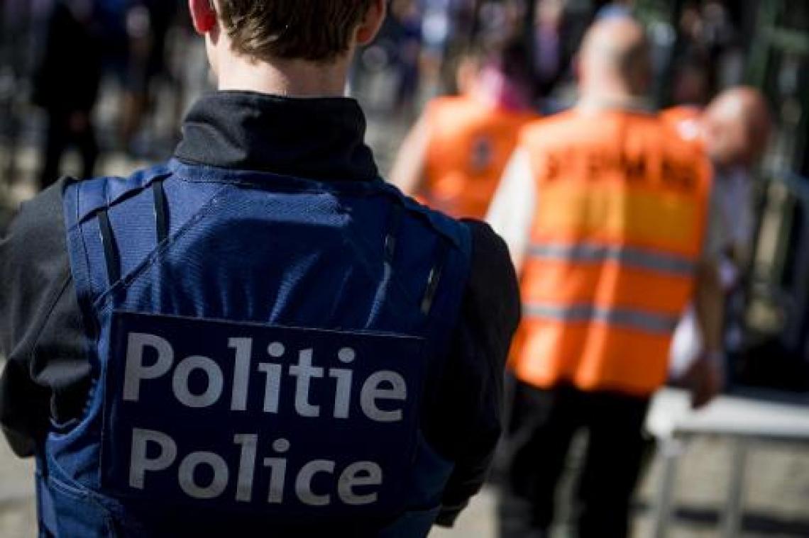 Gedetineerde ontsnapt tijdens verhoor bij Antwerpse FGP, politie start zoekactie