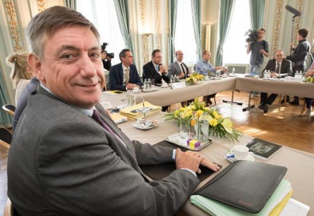 Formateur Jambon zet 15-tal werkgroepen in de steigers