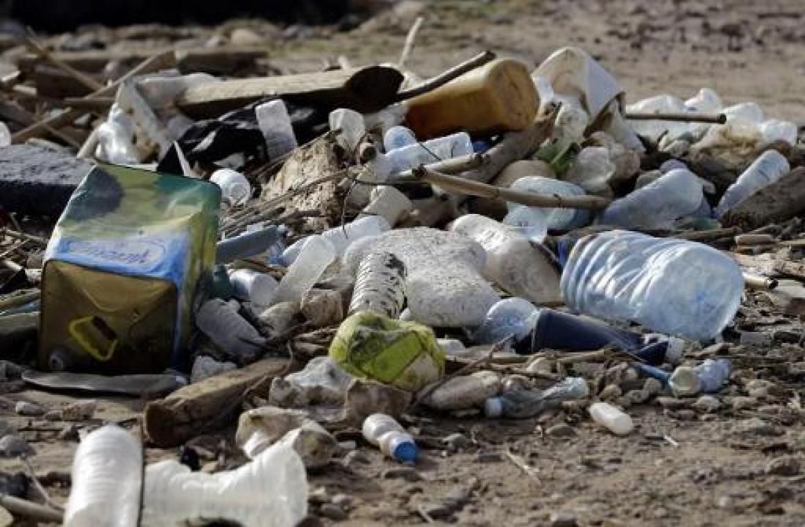 Fishing for litter zet Belgische vissers aan om afval uit zee te halen