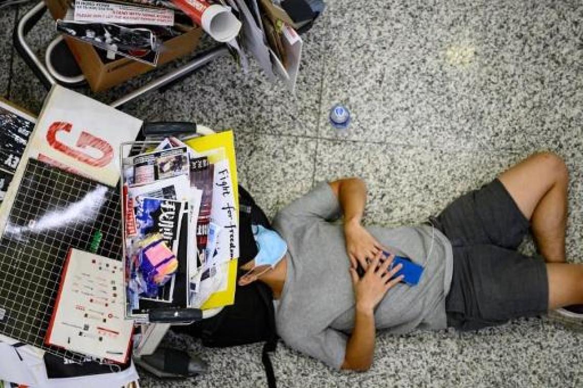 Minder dan honderd demonstranten na gerechtelijke uitspraak omtrent luchthaven Hongkong