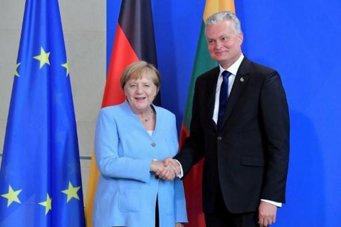 Merkel roept op tot een vredevolle oplossing in Hongkong