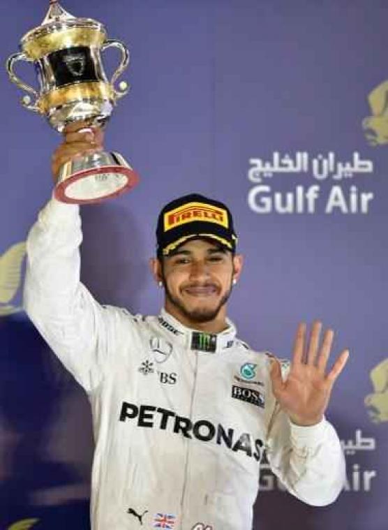 Lewis Hamilton verliest vijf plaatsen op startgrid voor GP van China