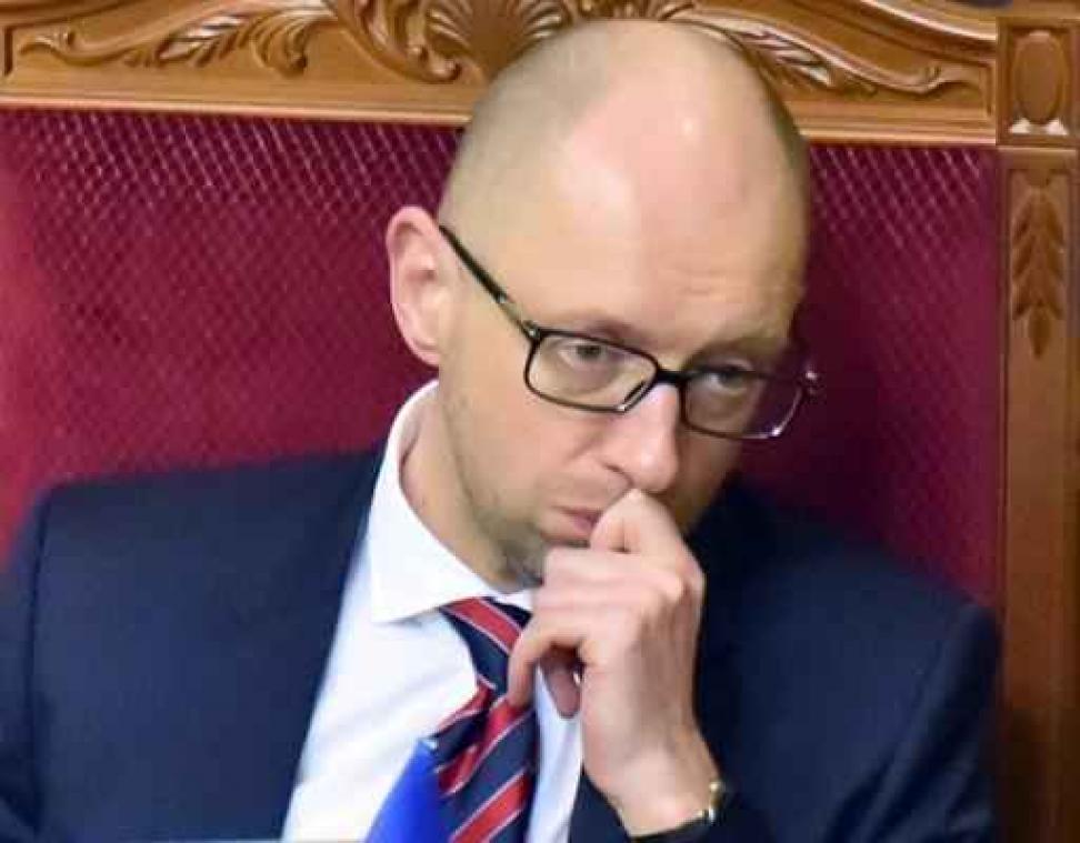 Oekraïense premier Jatensjoek bekrachtigt ontslagverklaring