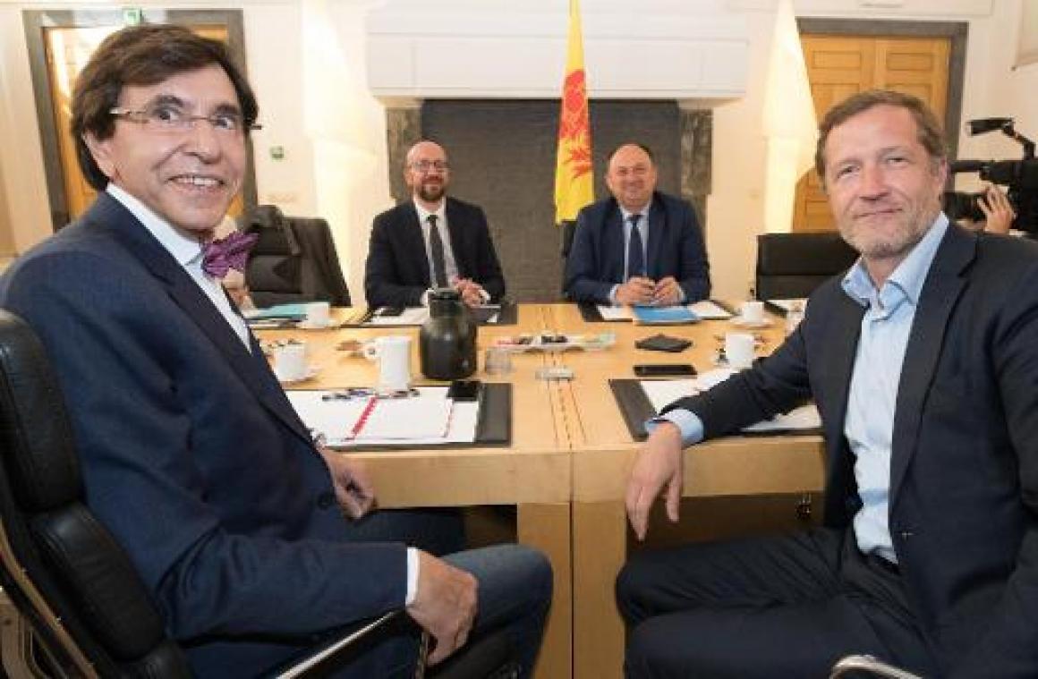 Opnieuw gesprekken in afwachting van nota Di Rupo