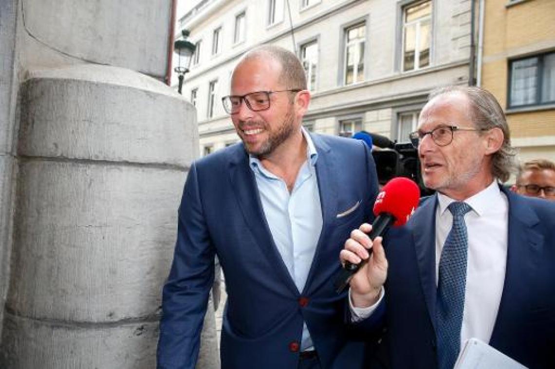 "Als je Di Rupo en De Wever in een kamer samenzet, dan komt daar iets uit"