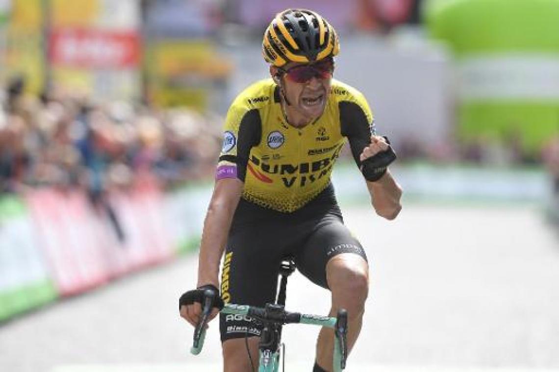 Laurens De Plus snoept Tim Wellens de eindzege af, winst in slotrit voor Oliver Naesen