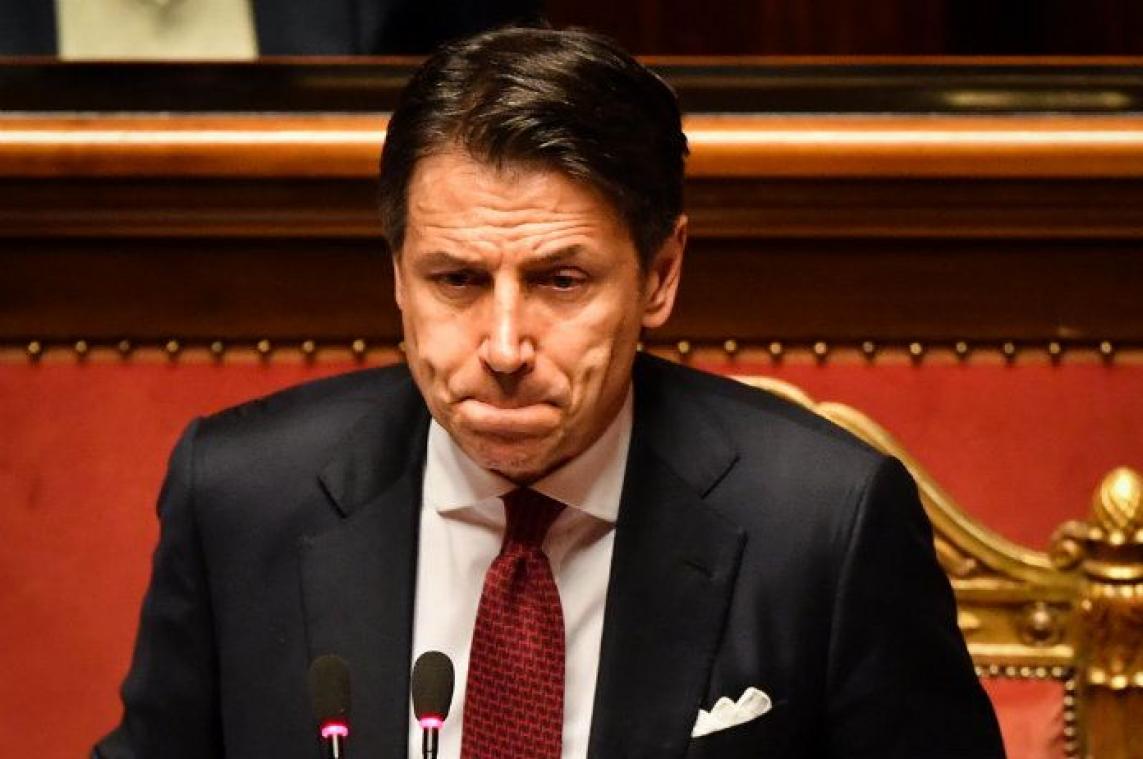 Italiaanse premier kondigt ontslag aan