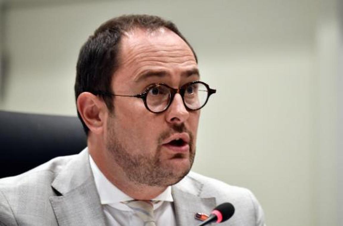 Parket ontkent aantijgingen Vlaams Belang over positieve ademtest Van Quickenborne