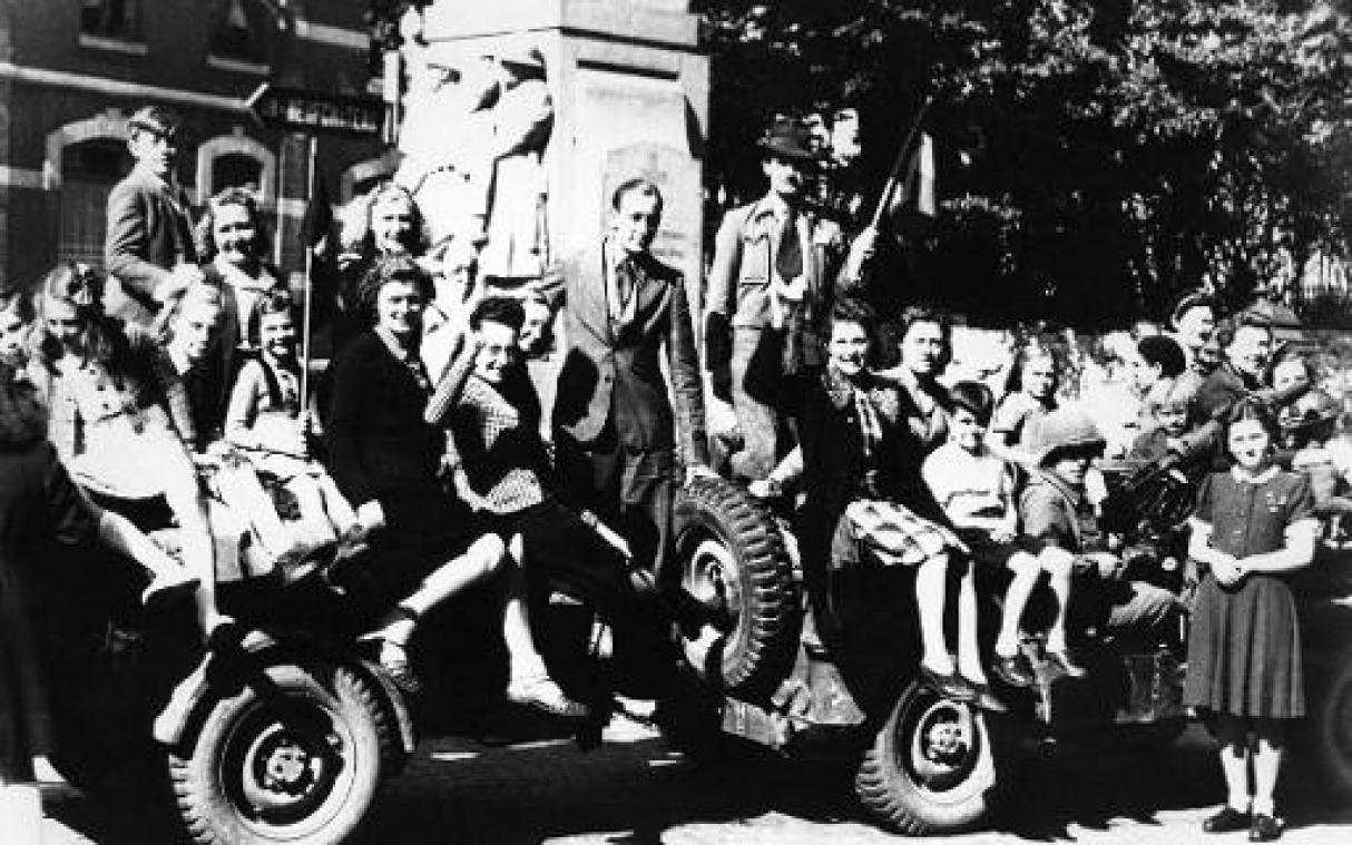 Militaire colonne doorkruist België voor 75 jaar bevrijding