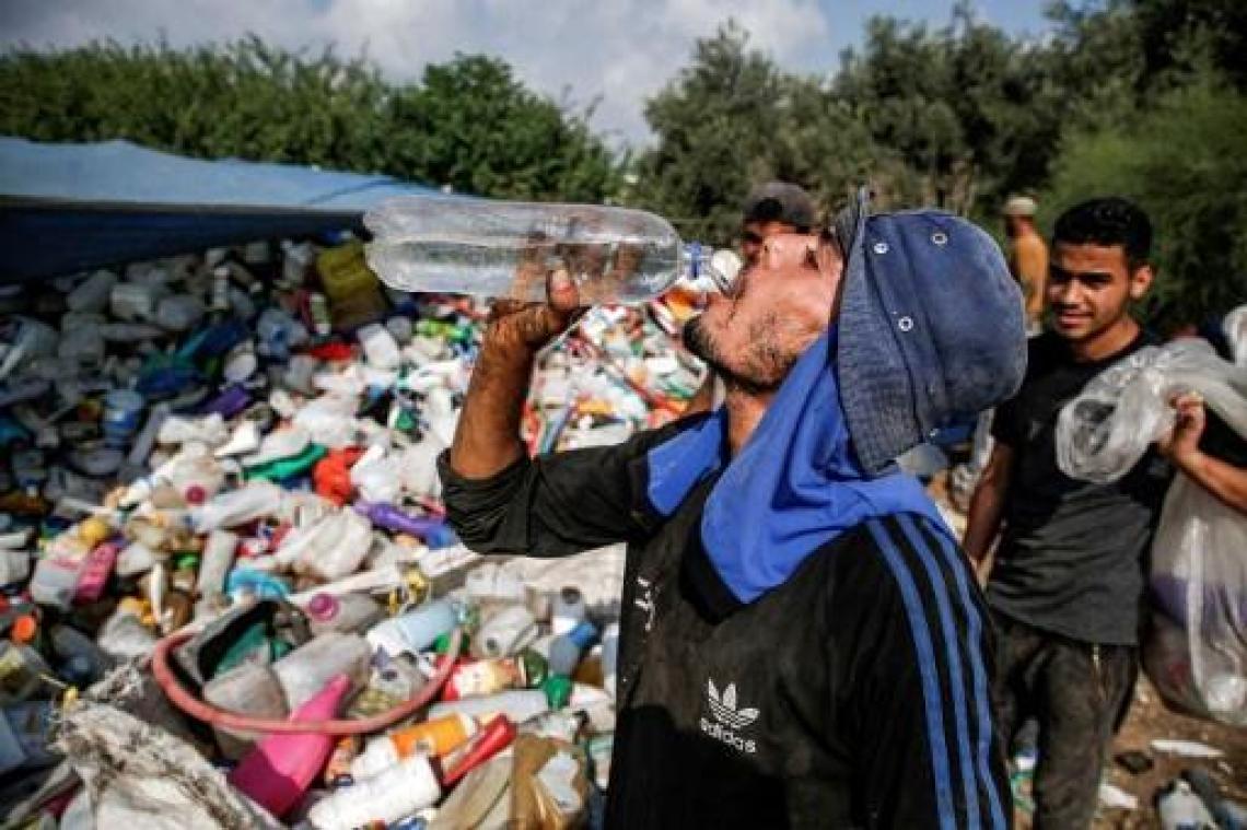 Plastic deeltjes in water vormen slechts klein risico voor gezondheid
