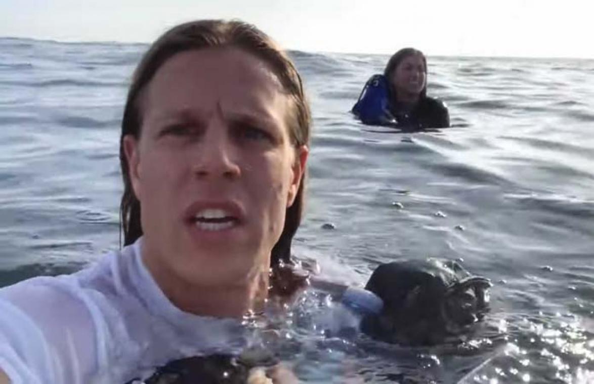 VIDEO. Koppel crasht met vliegtuigje in zee en filmt redding