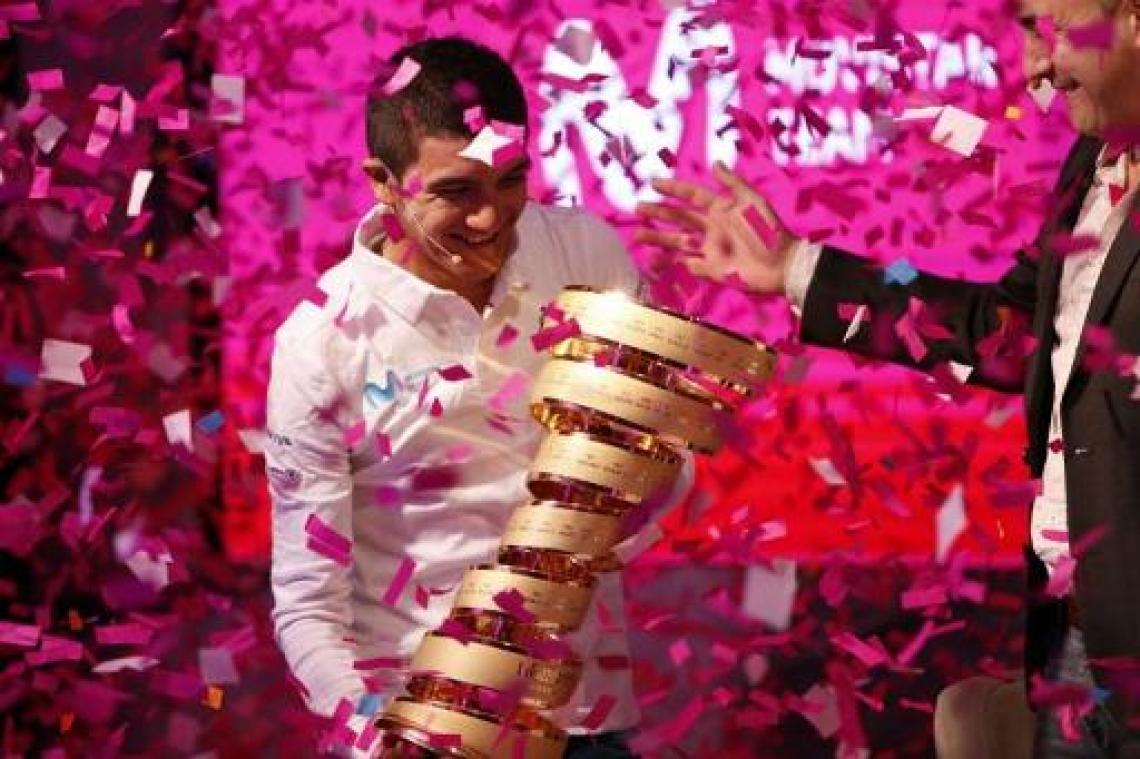 Giro-winnaar Carapaz moet geblesseerd forfait geven voor Vuelta