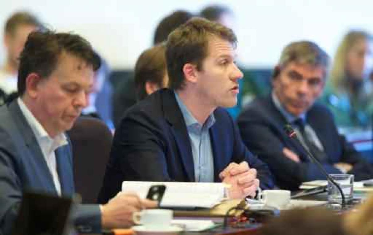 Galant onder vuur - Oppositie wil premier opnieuw aan de tand voelen na nieuwe informatie