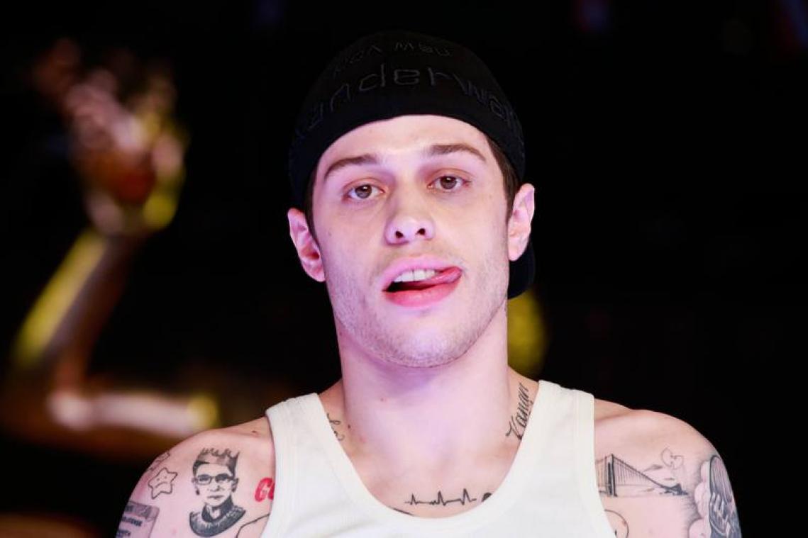 Pete Davidson steekt tirade af tegen filmende studenten: "Stelletje idioten"
