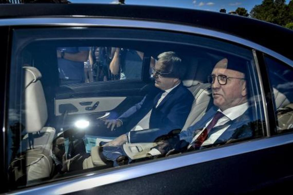 Federale informateurs met zeven partijen rond de tafel
