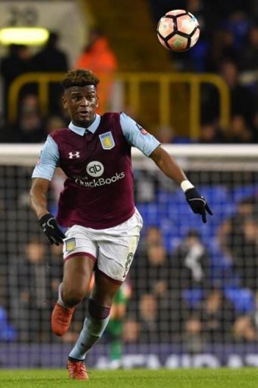 Waasland-Beveren plukt middenvelder Tshibola weg bij Aston Villa