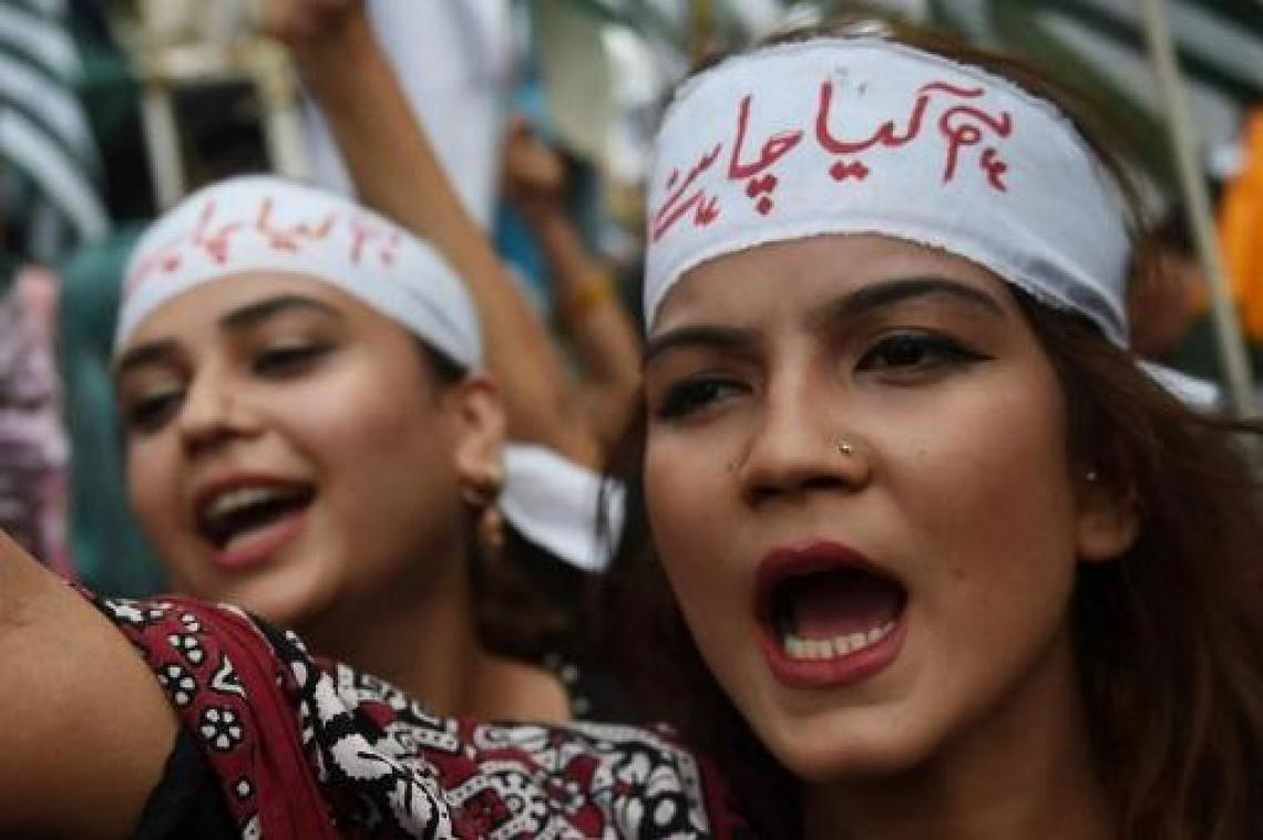 Duizenden betogen in Pakistan