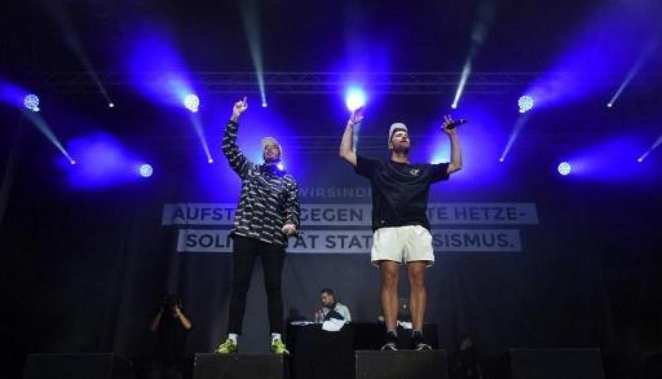 Ledscherm valt naar beneden tijdens concert in Duitsland: 28 gewonden