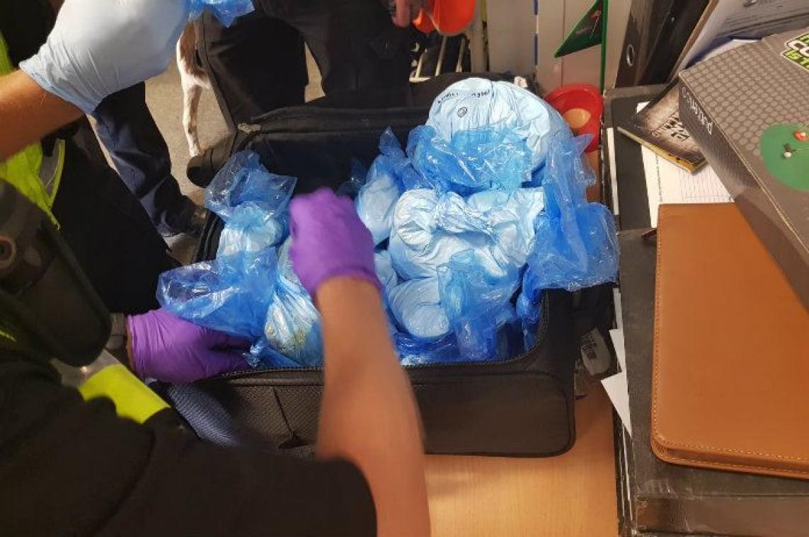 BIZAR. Enorme drugsvangst blijkt vegan taartmix te zijn