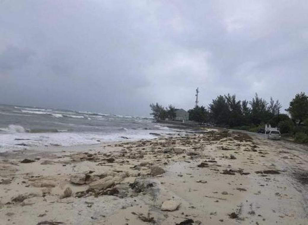Orkaan Dorian - Orkaan komt op volle kracht aan op Bahama's
