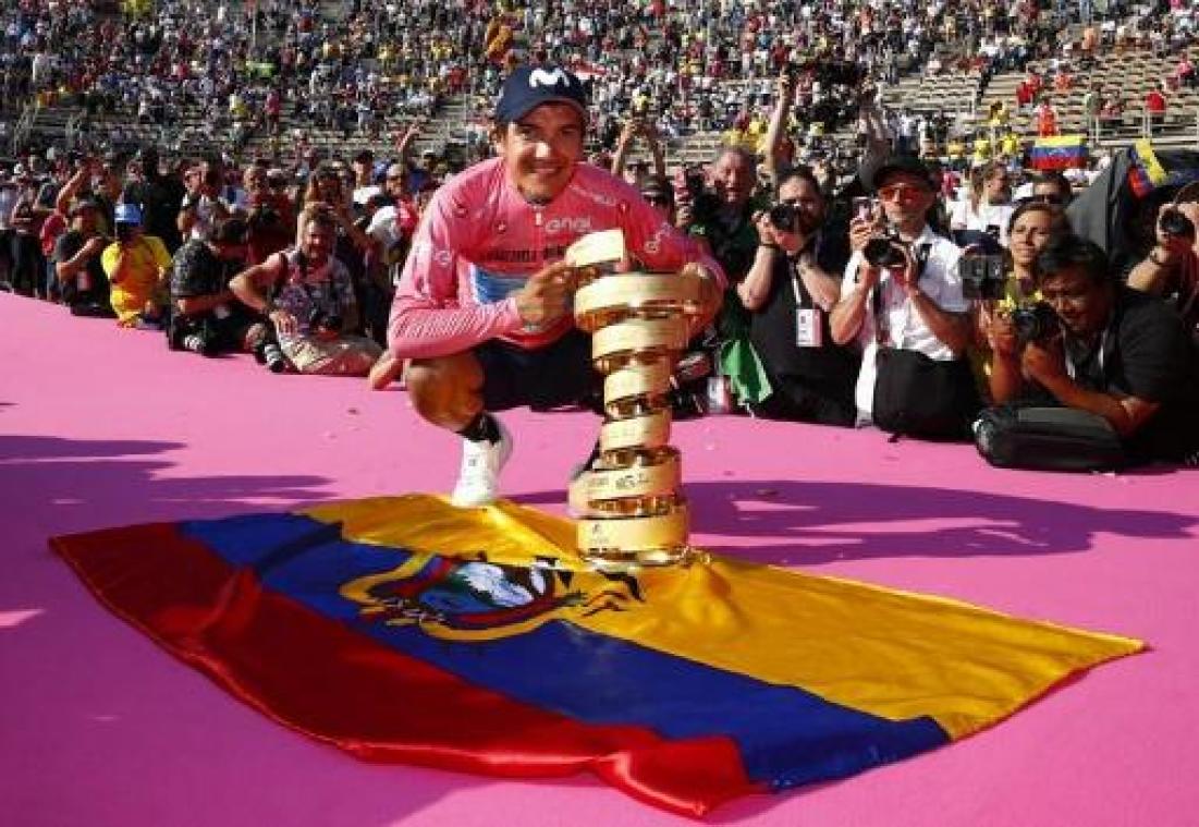 Giro-winnaar Carapaz tekent voor drie jaar bij Team Ineos