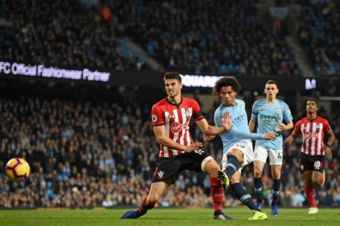 Antwerp huurt Wesley Hoedt van Southampton