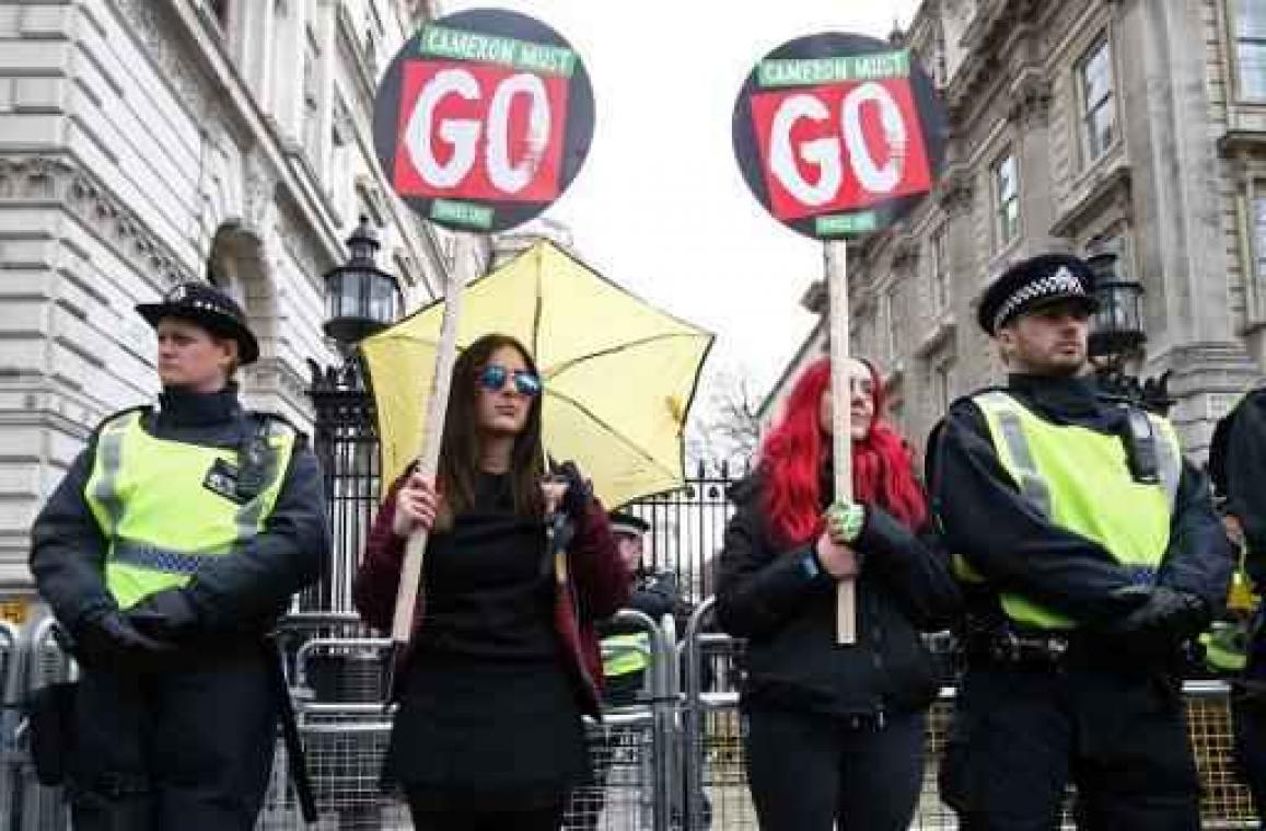 Tienduizenden Britten protesteren tegen bezuinigingbeleid van de regering