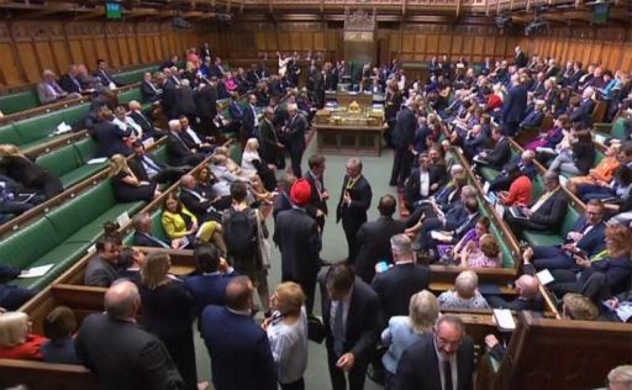 Wetsvoorstel dat 'no deal' tegenhoudt neemt eerste horde in Britse Lagerhuis