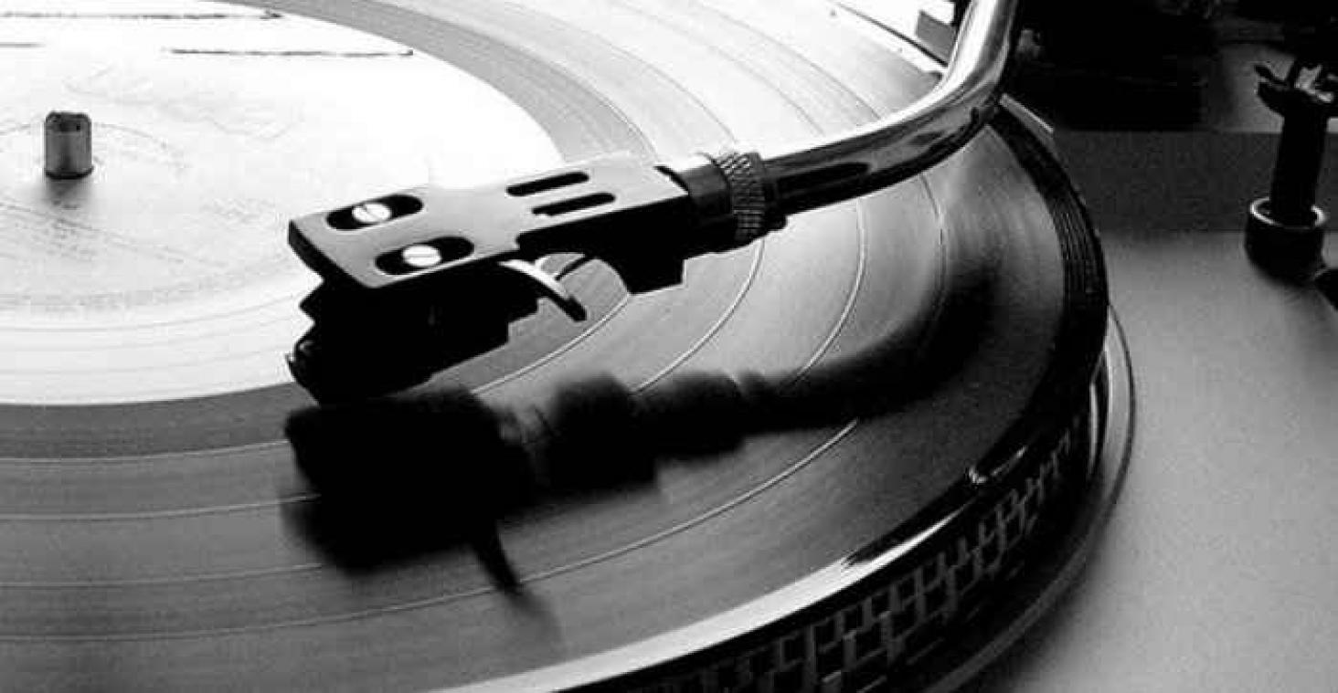 Vinylplaten zijn terug hip, hoe komt dat?