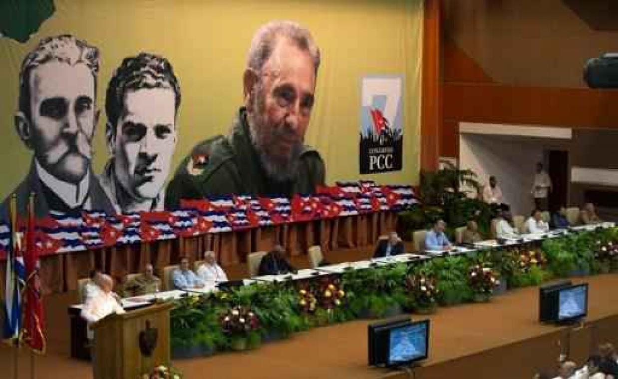 Castro bekrachtigt hervormingskoers op Cubaanse partijdag - Geen "nostalgie"