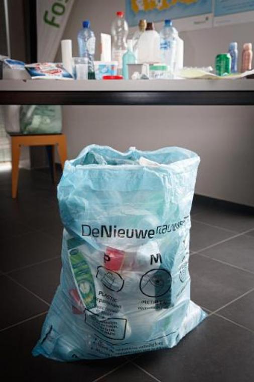 Investering van 300 miljoen euro in drie sorteercentra voor nieuwe blauwe zak