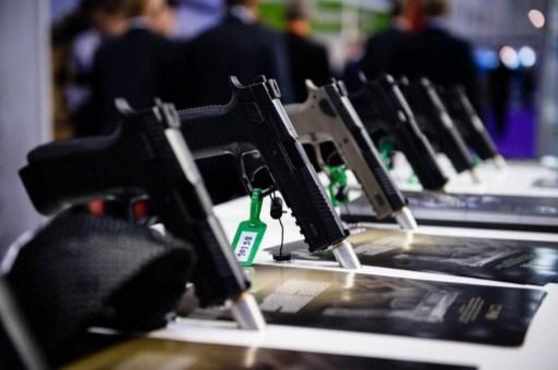 Grooste wapenbeurs ter wereld maandag van start in Londen