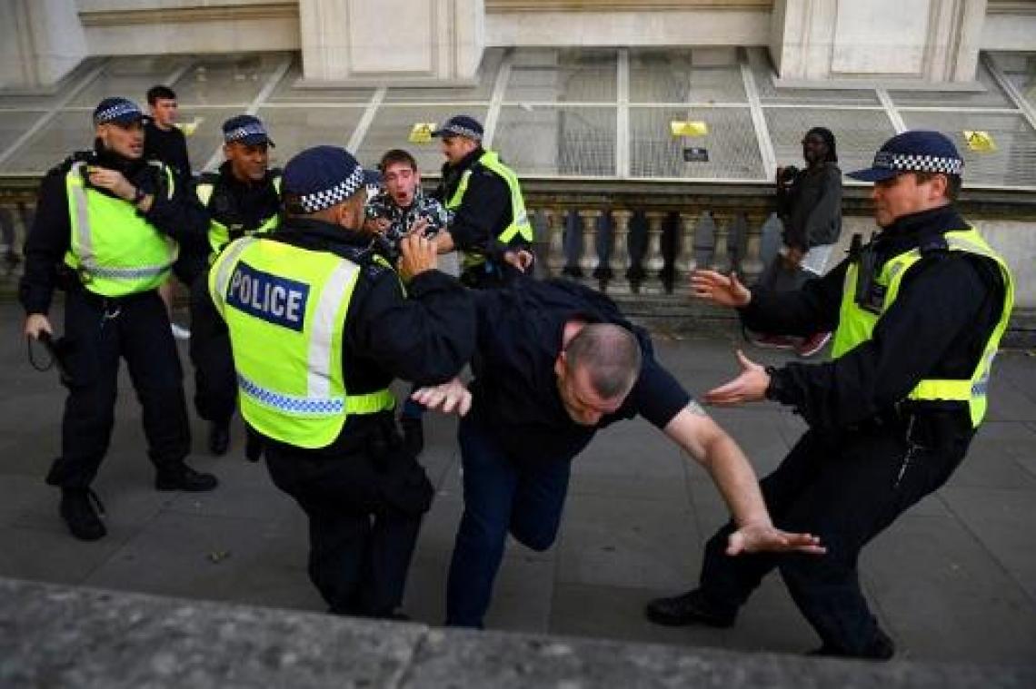 Brexit - Verhitte gemoederen bij brexit-protesten in Londen