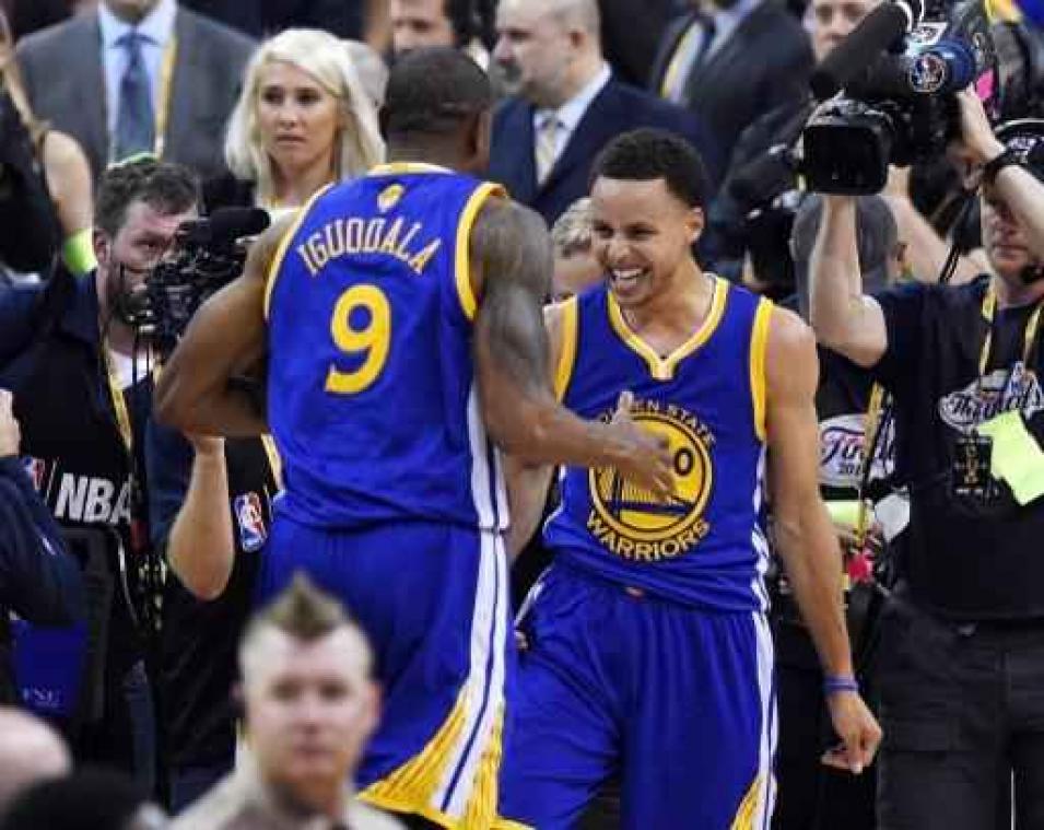 Titelverdediger Golden State opent play-offs in NBA met zege