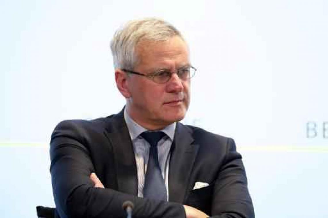 Kris Peeters benadrukt dat hij "aan de kant van de mensen" staat
