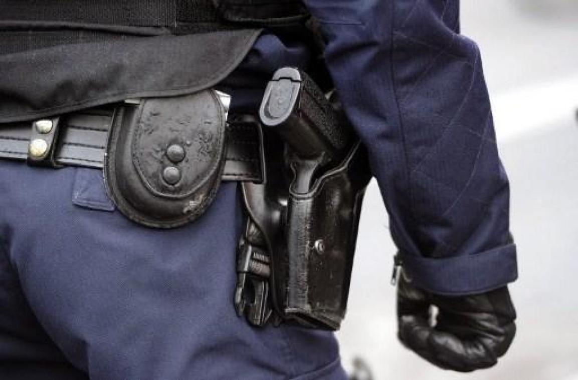 Agent kritiek na schietpartij in Luik, aanvaller overleden