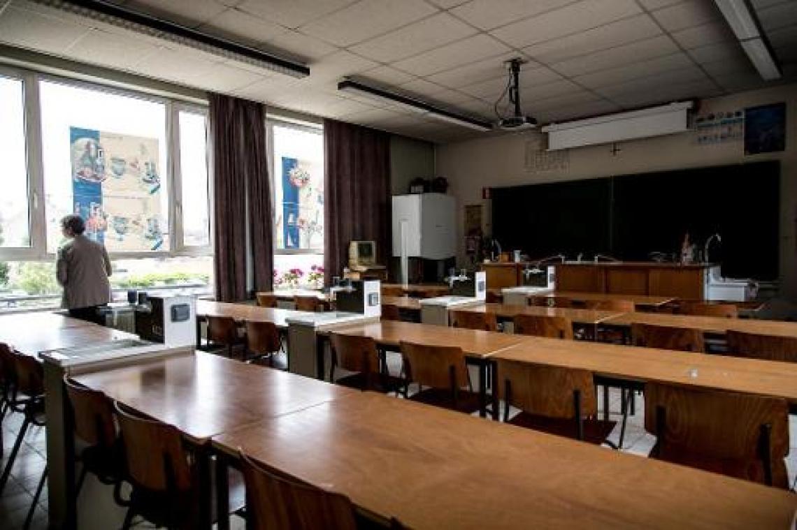 Onze leraars worden goed betaald, maar staan gemiddeld minder voor de klas
