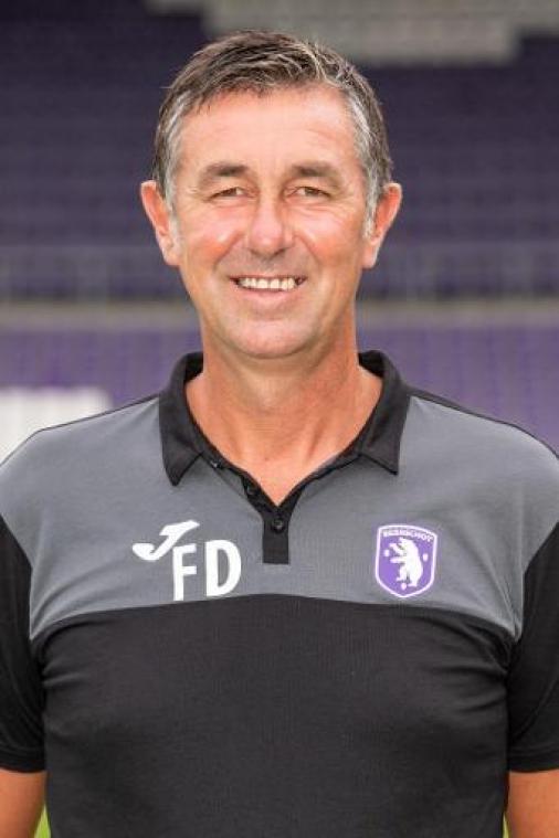 Frank Dauwen, T2 van Beerschot, krijgt schorsing voor discriminatie