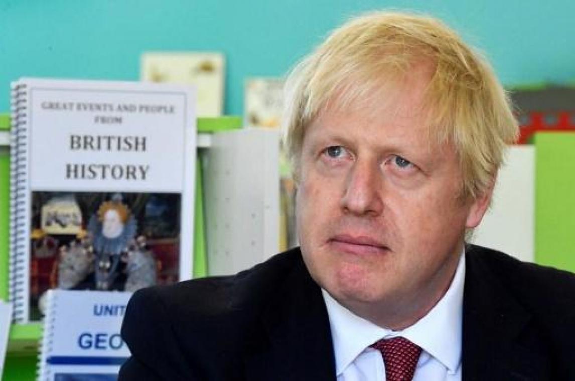 "Regering-Johnson onderzoekt bouwen van brug tussen Noord-Ierland en Schotland"