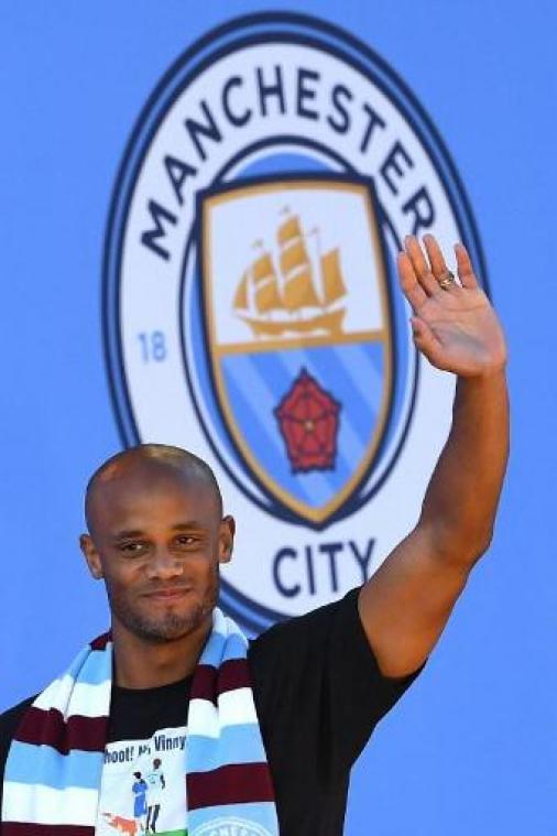 Vincent Kompany krijgt een mozaïek bij afscheid van Manchester City, een standbeeld volgt