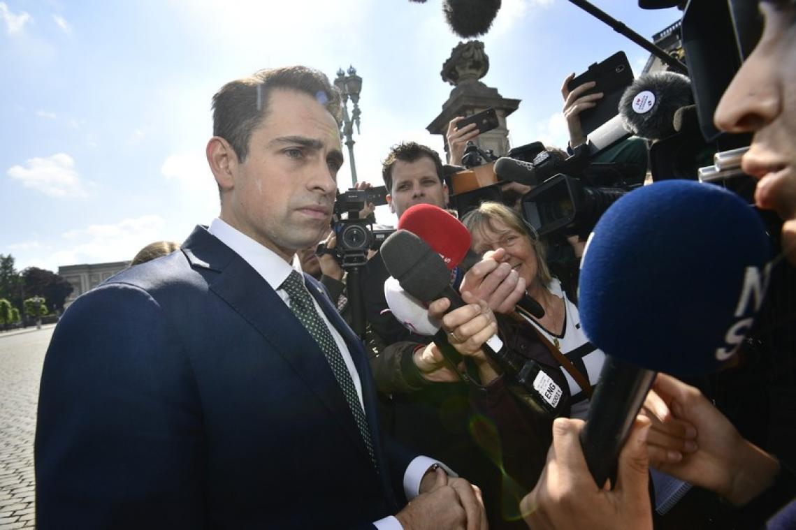Van Grieken: "In 2024 grootste partij worden om zelf stok van informateur te krijgen"