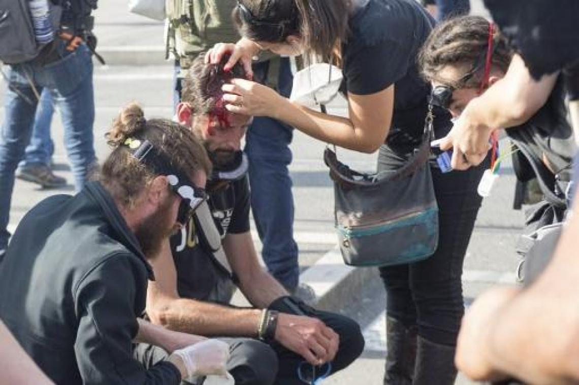 Gele hesjes - 1.800 manifestanten betogen in Nantes, relletjes met politie