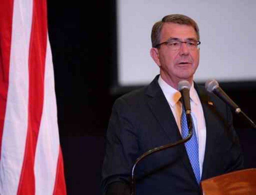 Amerikaanse minister van Defensie op verrassingsbezoek in Irak