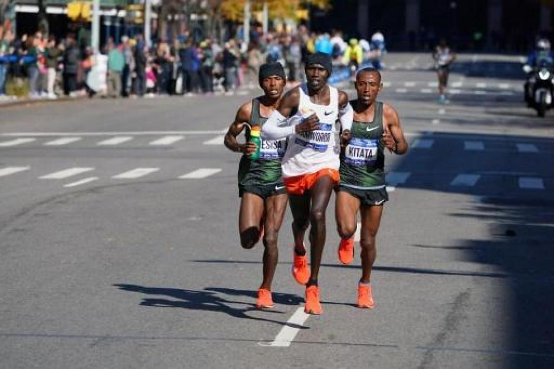 Keniaan Geoffrey Kamworor verbetert wereldrecord halve marathon
