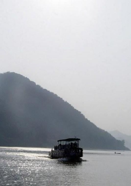 Dozijn doden bij schipbreuk toeristenboot in India