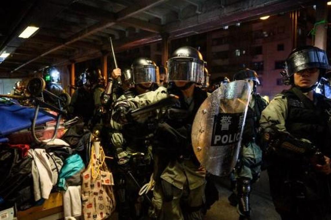 Politieorganisatie verdedigt schieten met scherp op democratie-betogers in Hongkong