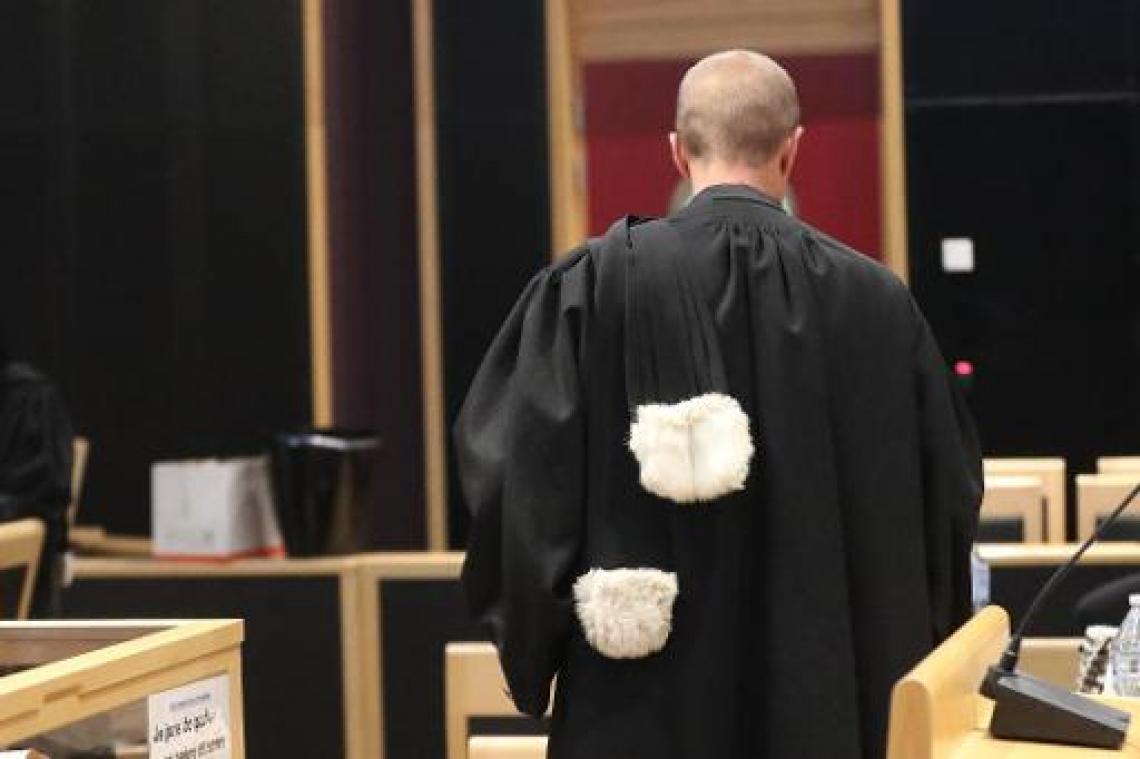 Orde van Vlaamse Balies wijst in campagne op recht op verdediging en eerlijk proces